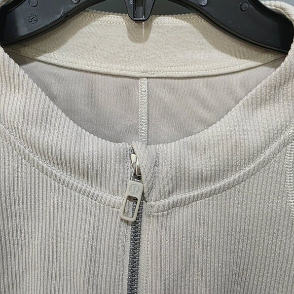 Lululemon Women’s Size 8 Cream Ribbed Bomber Jacket Cropped Zip-Up - Picture 2 of 9